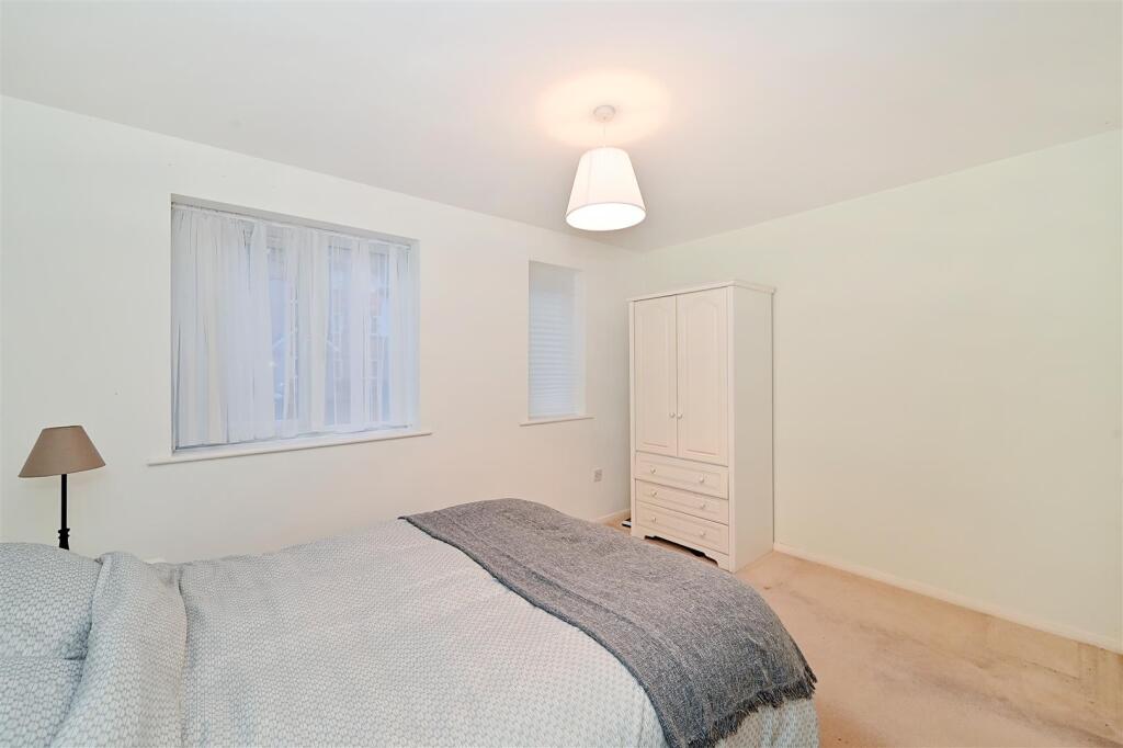 Ringwood-Gardens (7).JPG