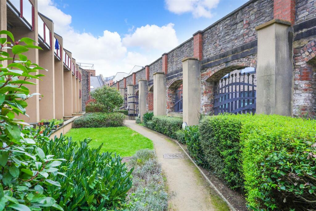 42 The Refinery 2.JPG