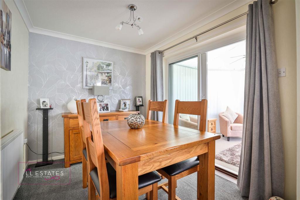 Dining Room.jpg