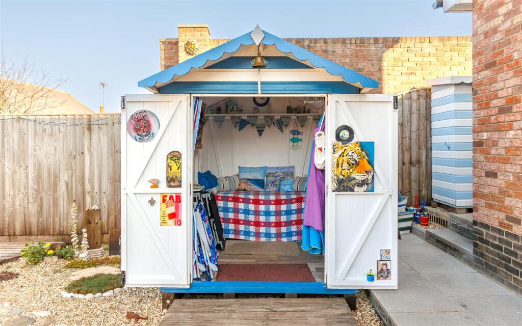 Garden Beach Hut 1