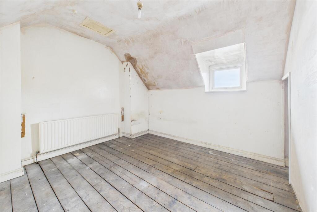 13 Wellington Avenue Montpelier, Bristol BS6 5HP |