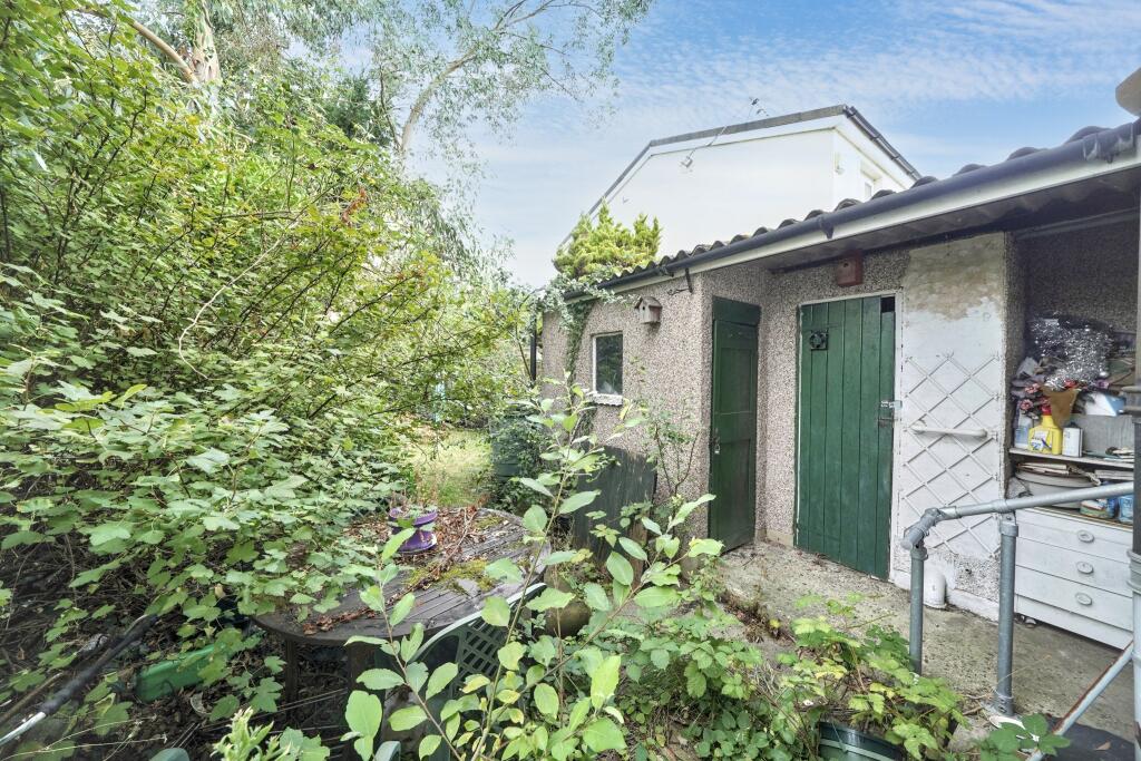 50 Preston Road, Shepperton, Middlesex TW17 0BG