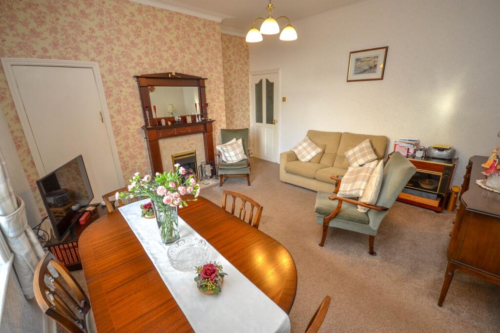 Lounge / Dining Room