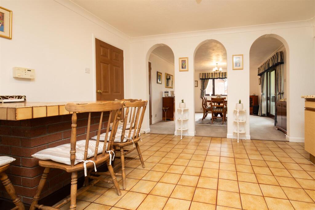 47 Rose Tree Lane, Newhall