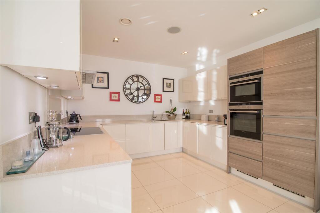 Davidson Frost-Wellings, DFW, Bentley Priory, Stan