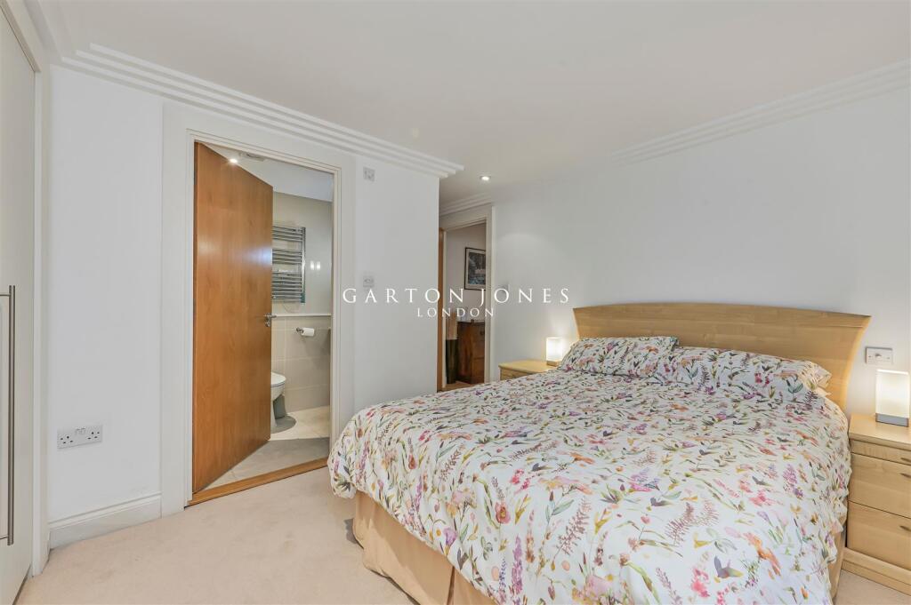 Bedroom.JPG