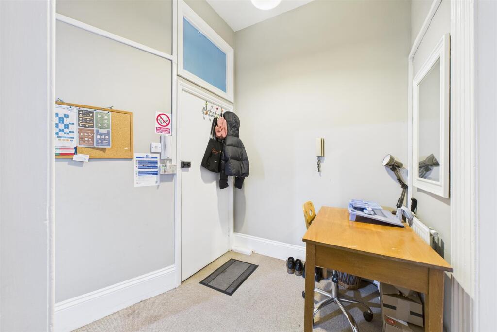 Flat 4, 21 Tyndalls Park Road, Clifton, Bristol BS