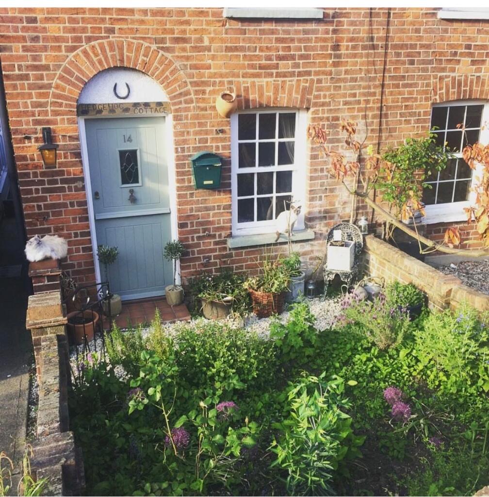 FRONT GARDEN