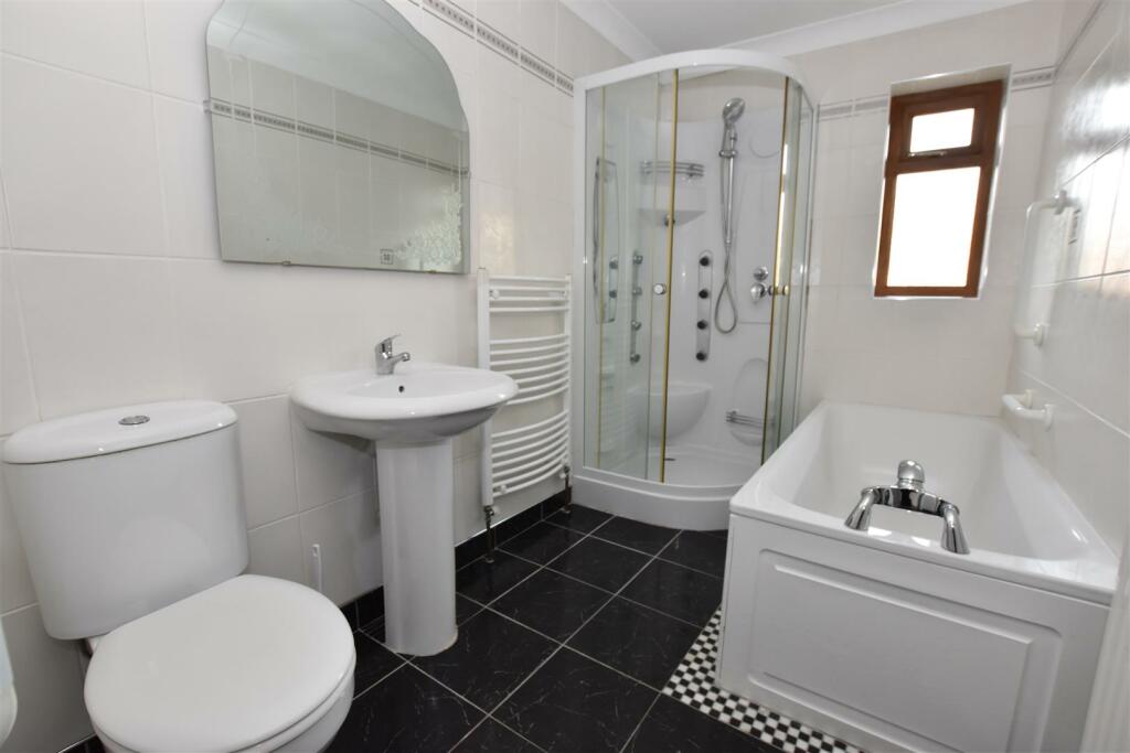 Bathroom.JPG