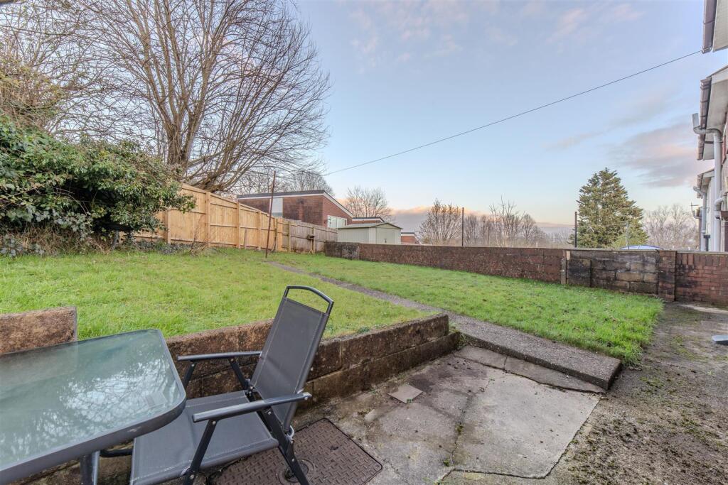 27 Keats Close-17.jpg