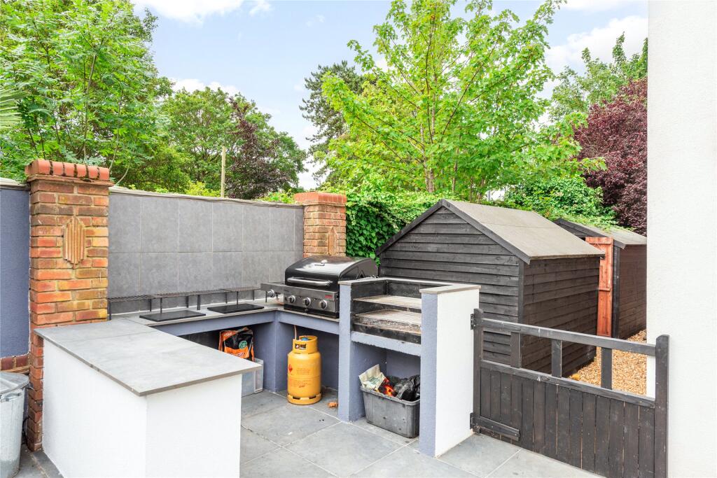 Outdoor Kitchen