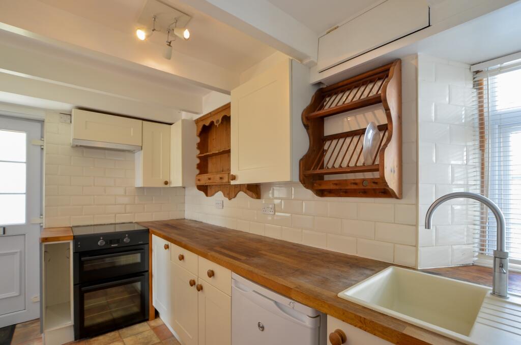 To Book A Viewing Call TPS Lostwithiel on 01208 87