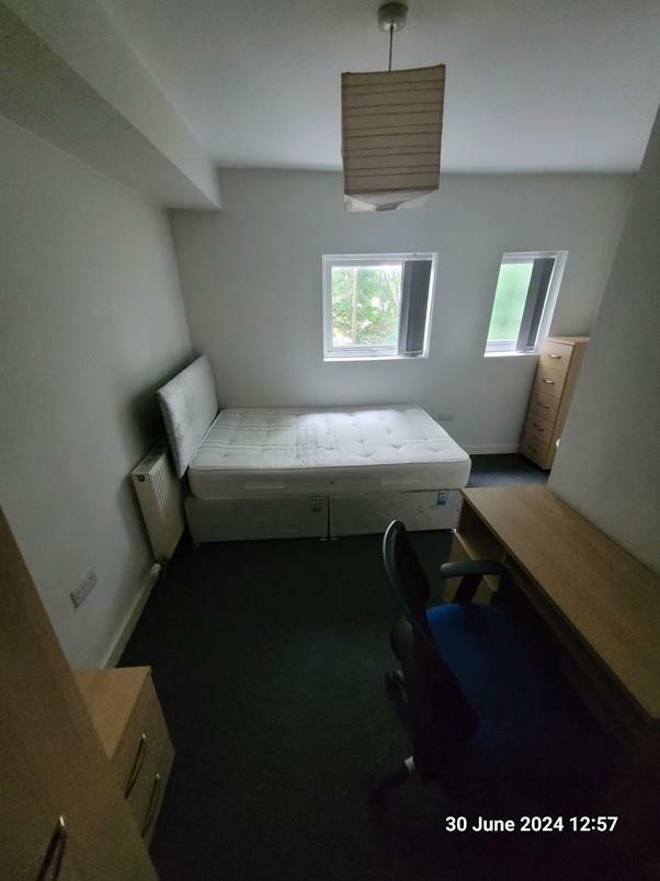 bedroom4.jpg