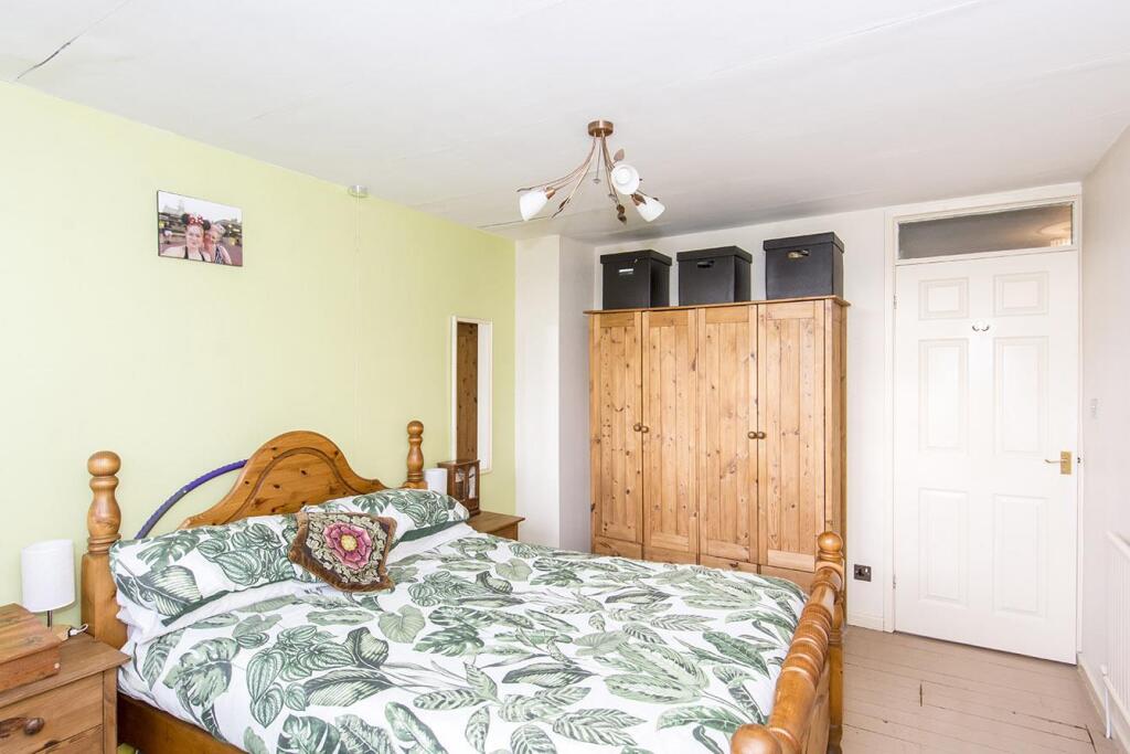 Bedroom One (Photo 2)