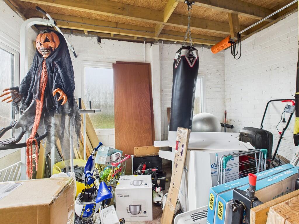 CAM03974G0-PR0218...