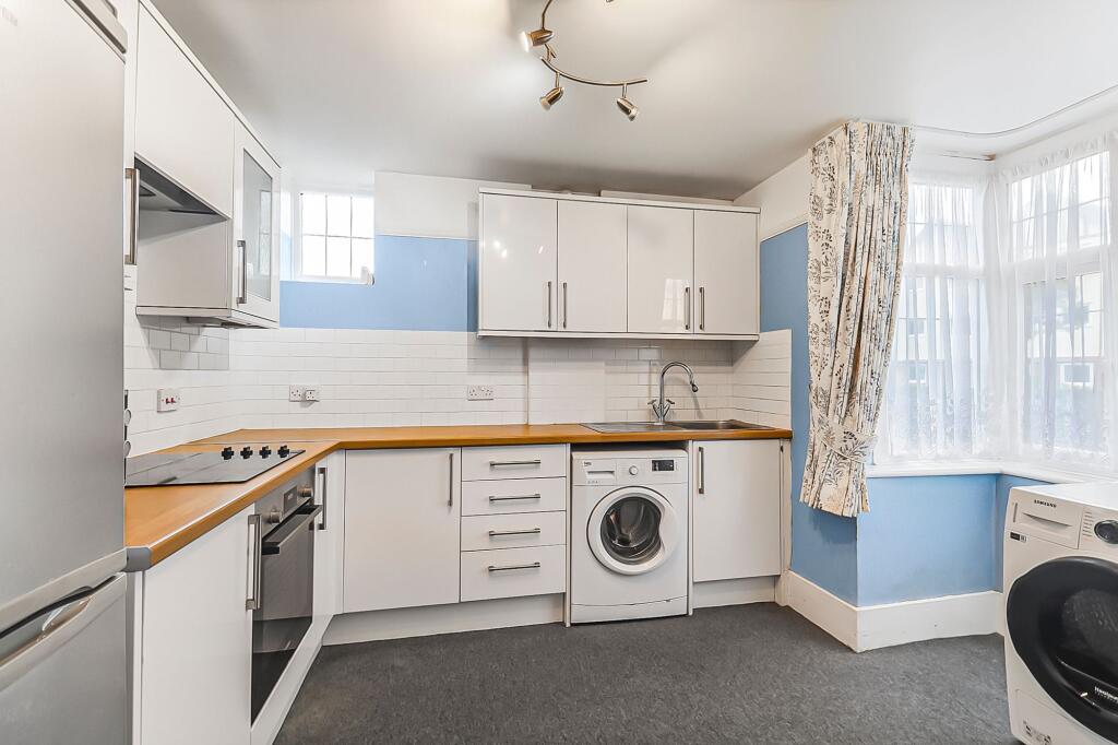 Eat-in Kitchen
