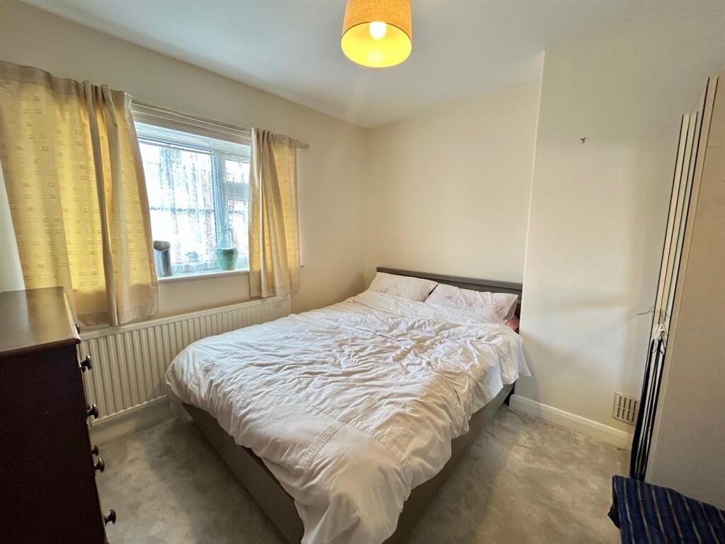 Bedroom 1.jpg