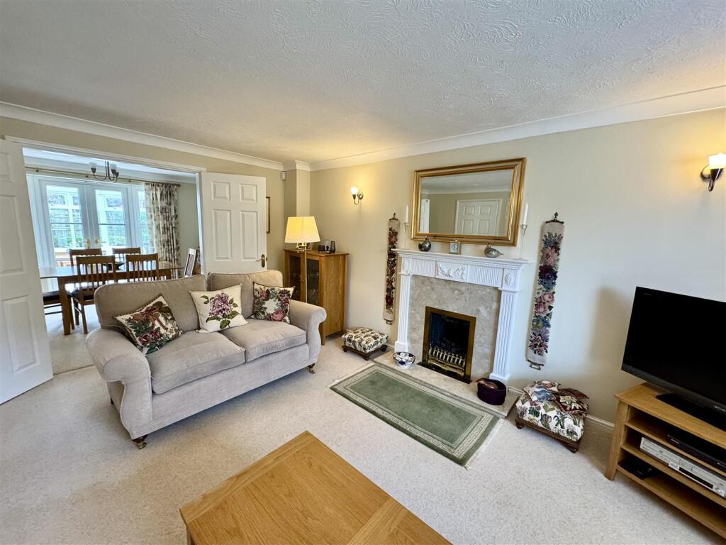 SITTING ROOM