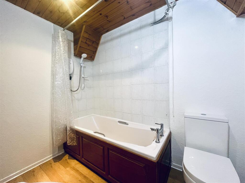 Bathroom Aspect 2