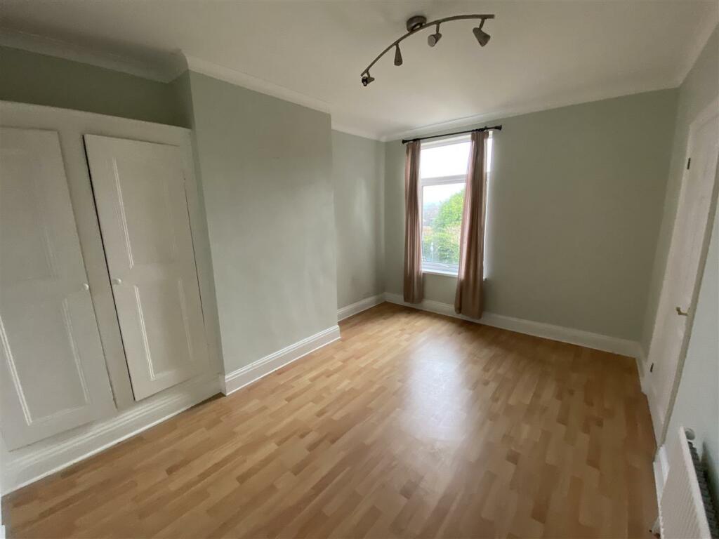 Bedroom no.2 rear double: