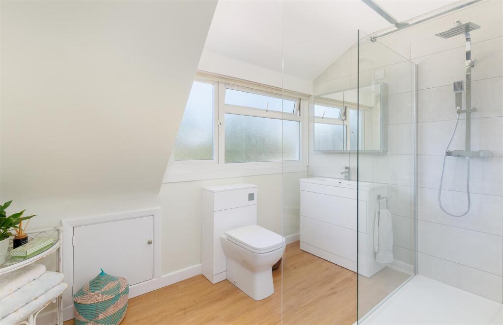Shower Room En-Suite