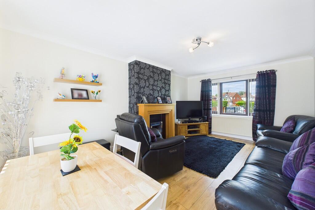 Living/Dining Roo...