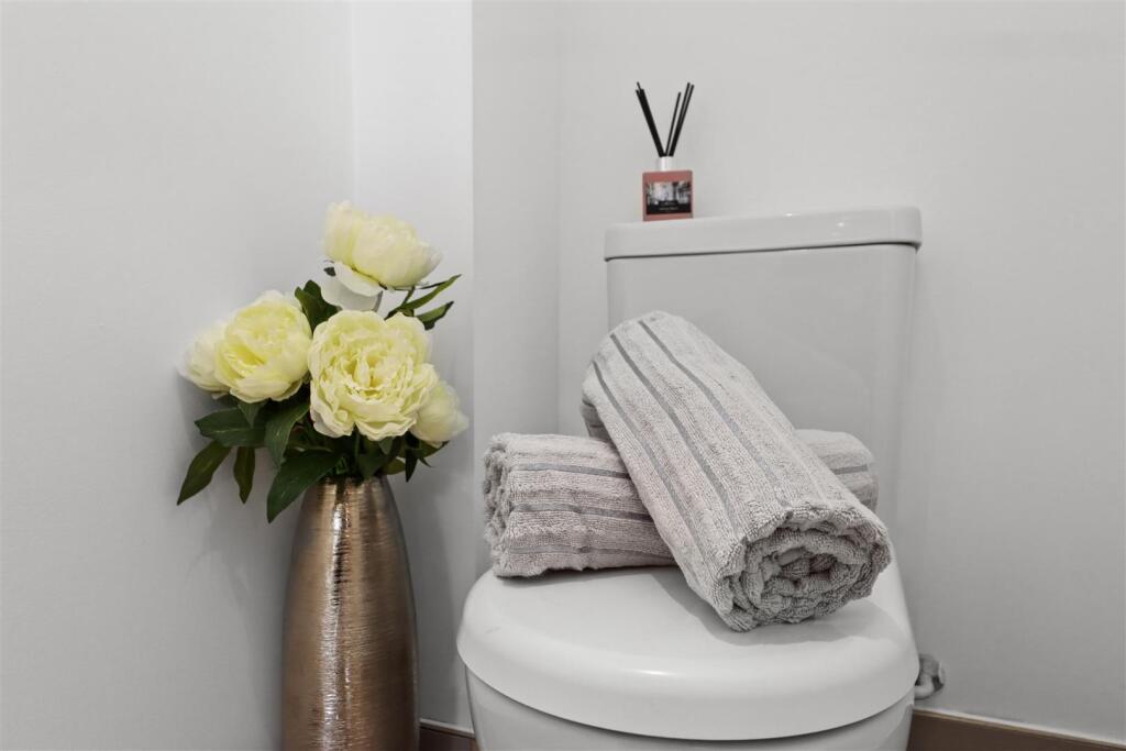 Cloakroom/WC