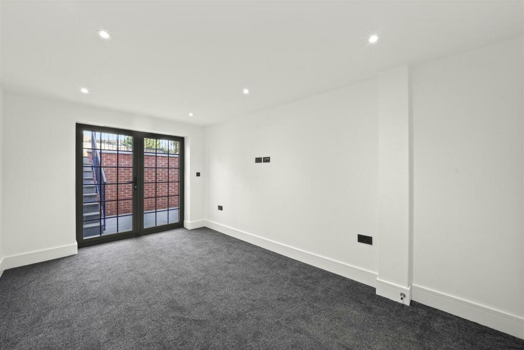 Flat 2 - 7, Sudbury Hill Close ,  - tnYMKxG6CtG0rn