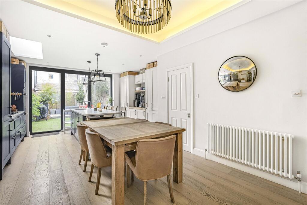 Kitchen/Dining Room