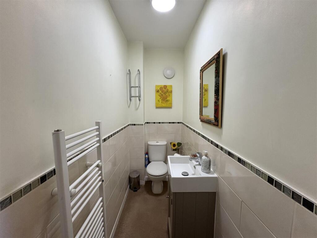 Downstairs Cloakroom.jpg