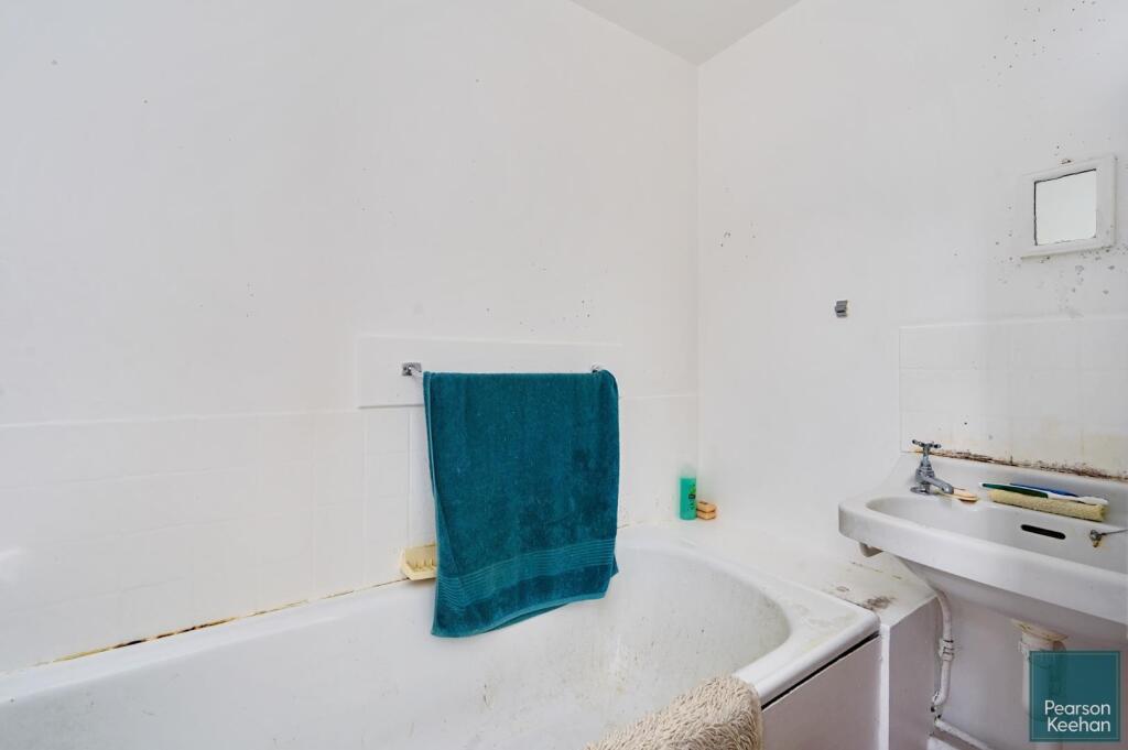 144 Springfield Road, bn1 (6).jpg