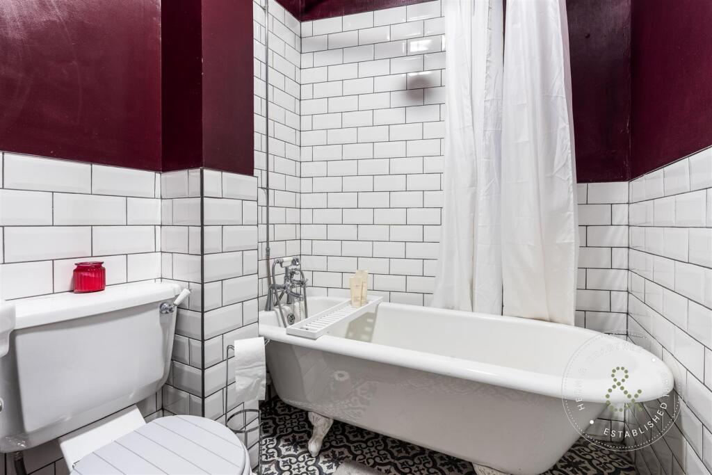 Kelvin Road, Roath, Hern Crabtree (7).jpg