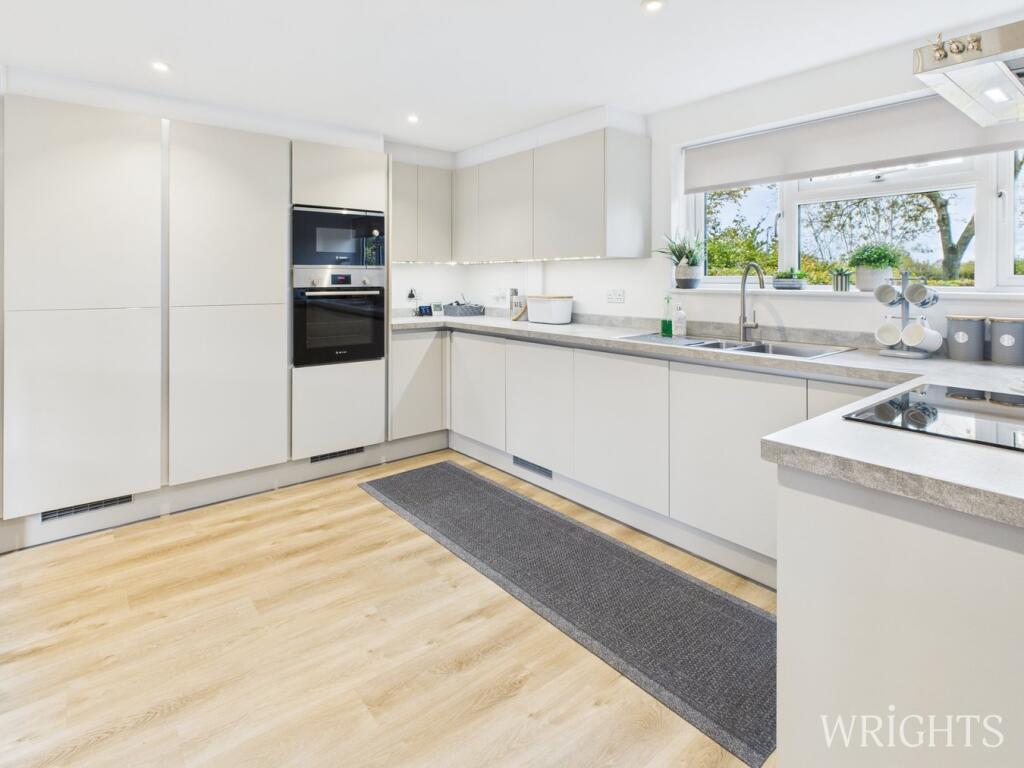 Kitchen / Living Area