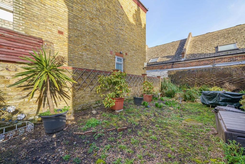 Communal garden.JPG