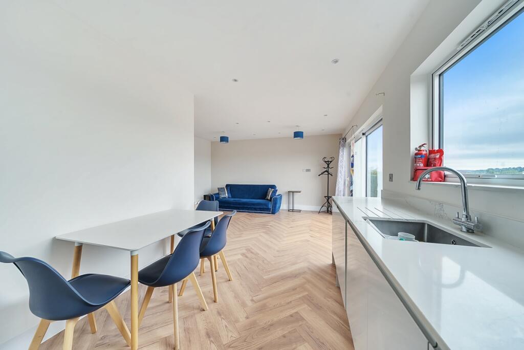 1332239-7-68907b8...