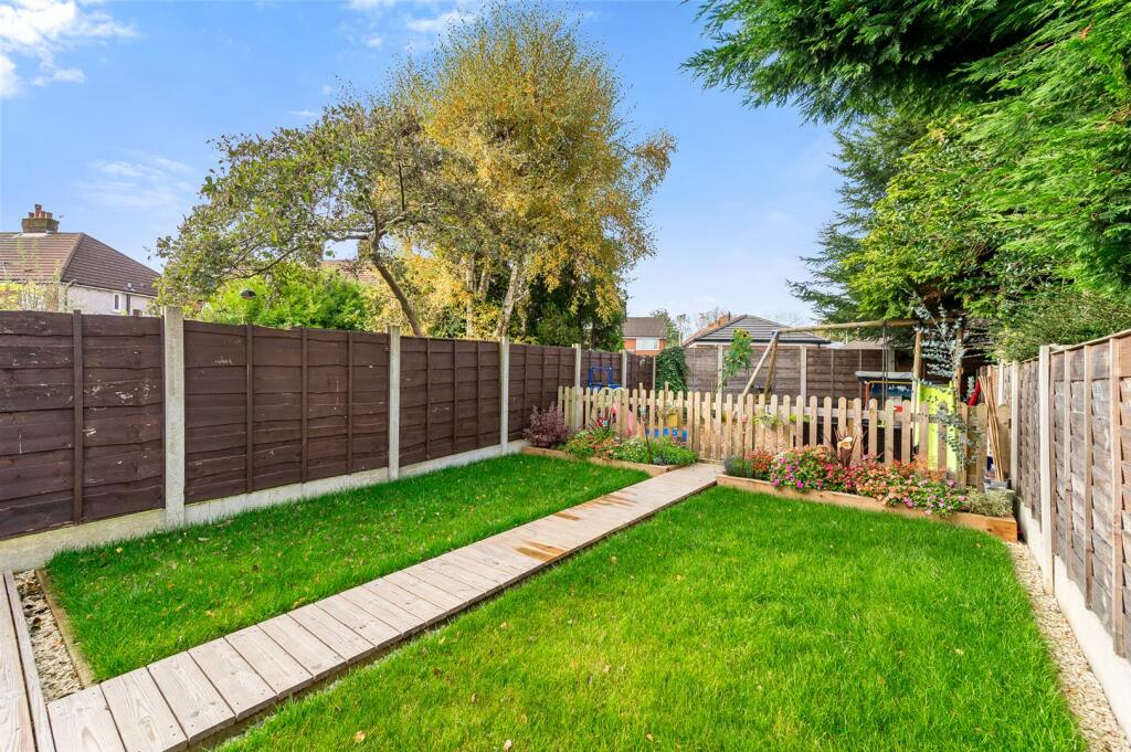 Rear Garden (2).jpg
