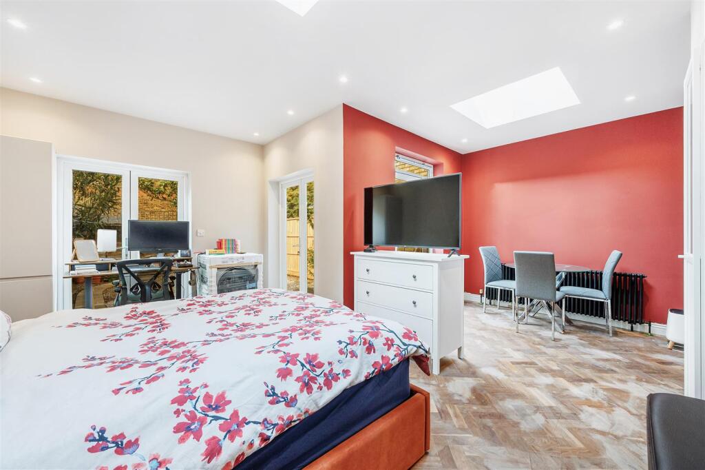 GFF, 4 Grasmere Avenue-10.jpg