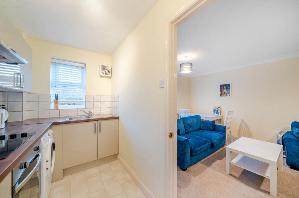 1385739-6-6929c1b...