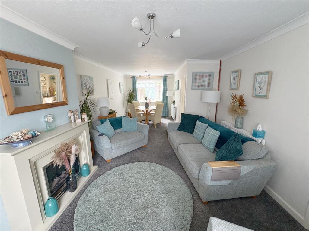 Through lounge_dining room.jpg