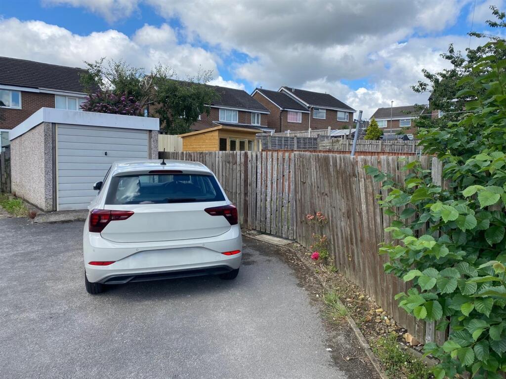 Bramleys Estate Agents - Woodlands Close- Bradley 