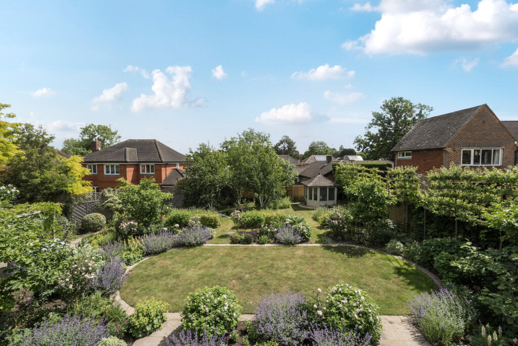 1290281-3-683d871...