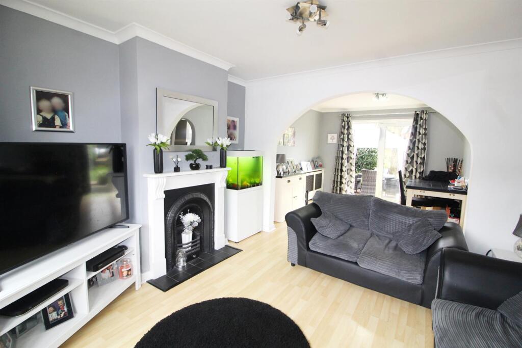 e Living and Dining room.jpg