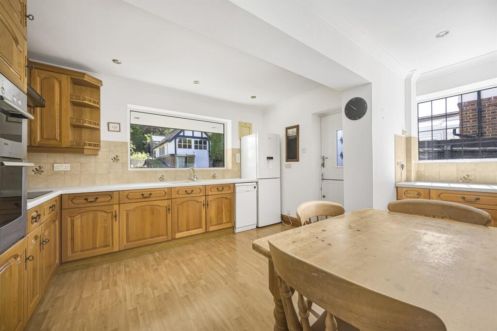 Kitchen/Breakfast Ro