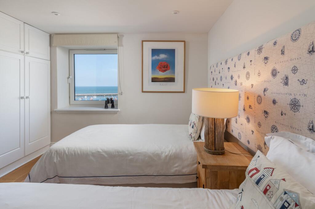 8 Sea View Terrace, Brixham