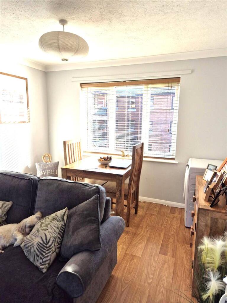 Dining area.jpg