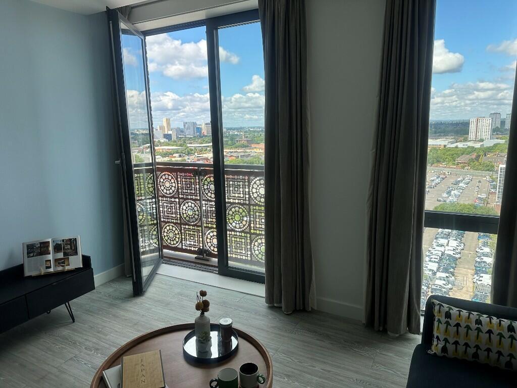 216452 SH1009 SH1009 IMG 05 0000