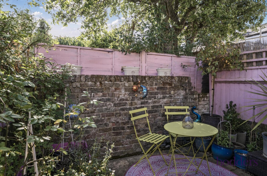 b6babe73-8354-445...