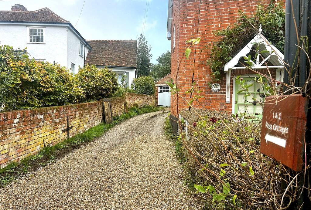 Access road to th...