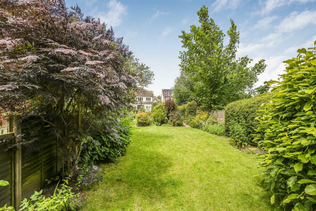 Cleeve View Road | Garden