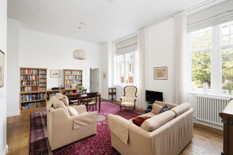 Sitting/Dining Room
